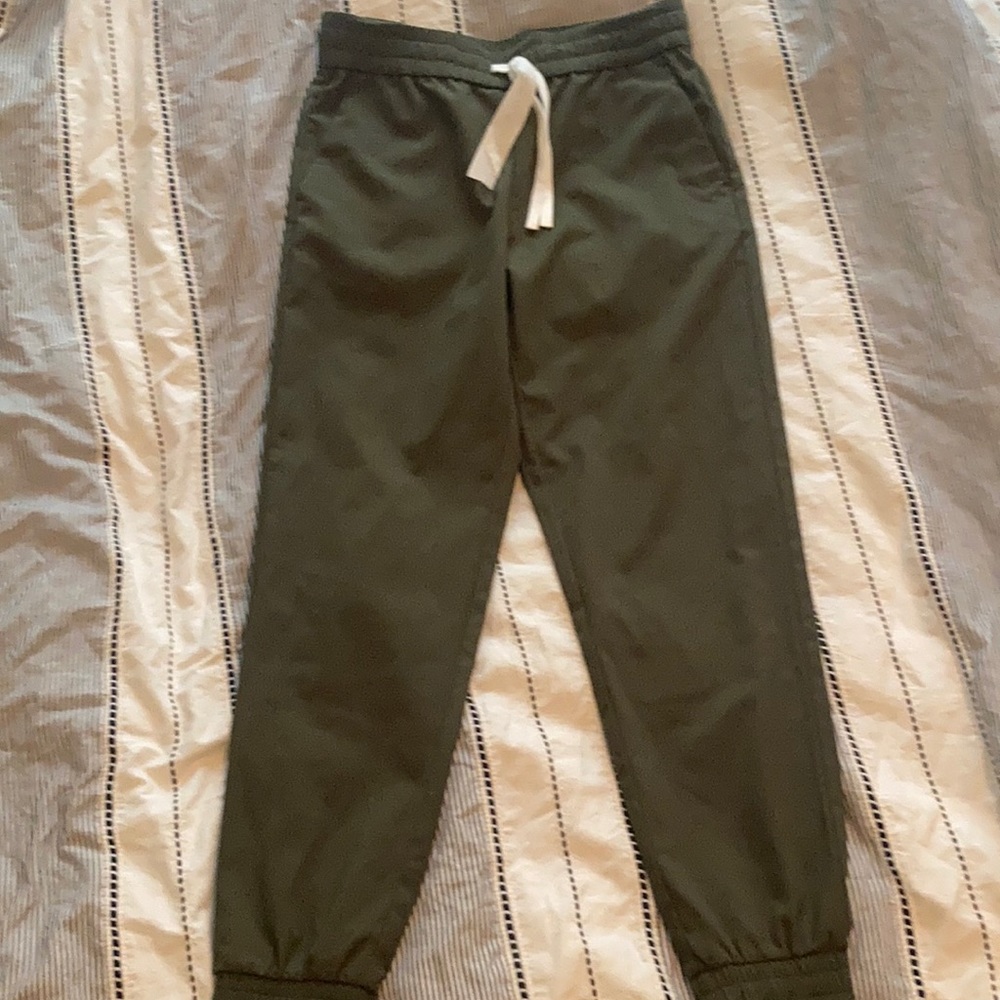 Baubax Women’s Twill Joggers. Olive green Size Small